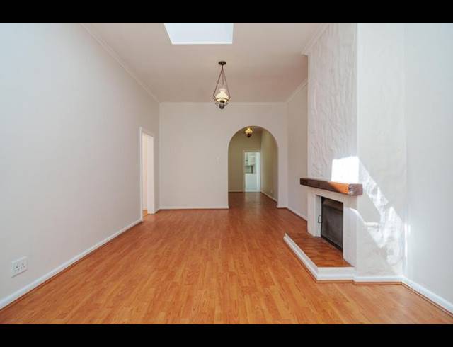 2 BEDROOM HOUSE FOR SALE IN KENILWORTH